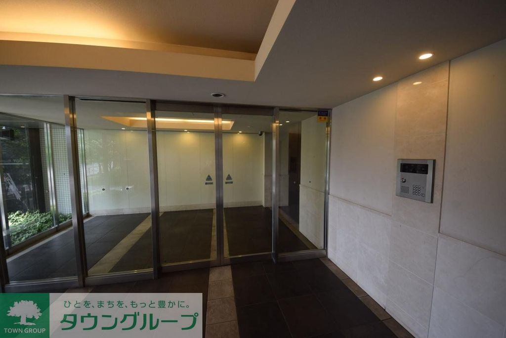 エントランス　エントランス