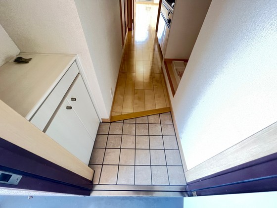 玄関　※別部屋の写真です