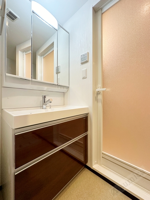 洗面設備　朝の身支度が楽々！！広い洗面＾＾