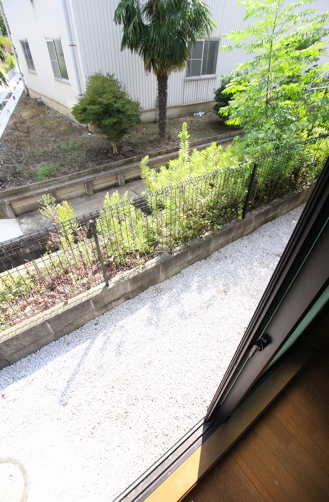 バルコニー　テラス（別の部屋の写真です）