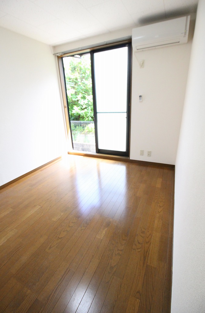 居室・リビング　別の部屋の写真です