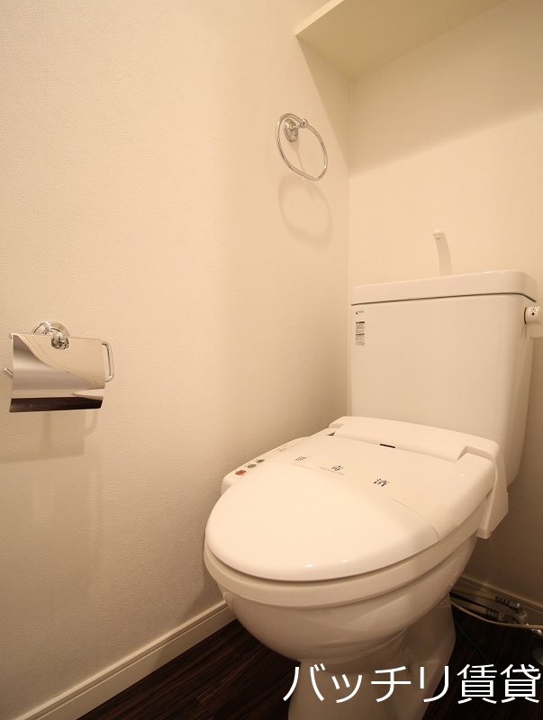 トイレ　別号室写真の為、現況を優先致します。