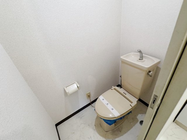 トイレ　「b’CASA狭山IIre-born」