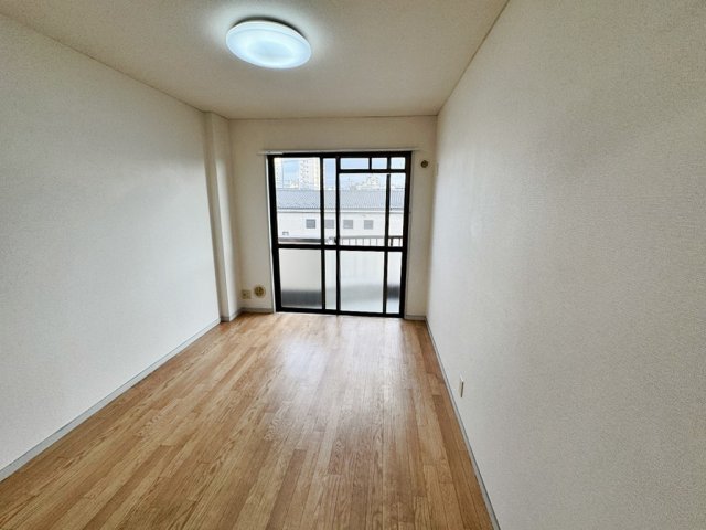 居室・リビング　「b’CASA狭山IIre-born」