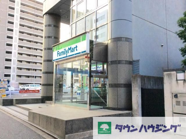 コンビニ　ファミリーマート厚生年金会館前店（コンビニ）まで300m