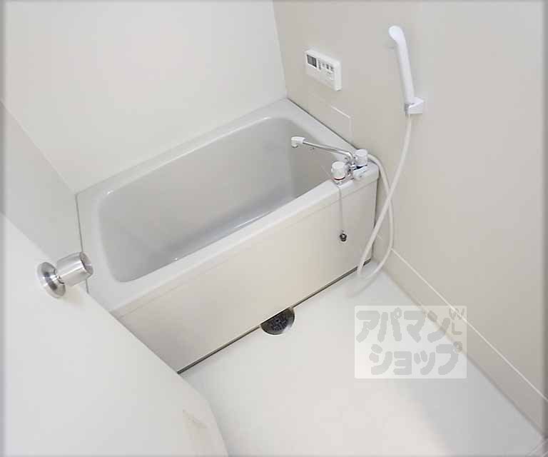 バス・シャワールーム　ゆったり浸かれます！