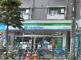 コンビニ　ファミリーマート 杉並高円寺北店（コンビニ）まで412m