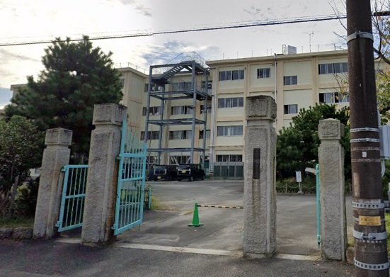 小学校　浜松市立篠原小学校（小学校）まで900m