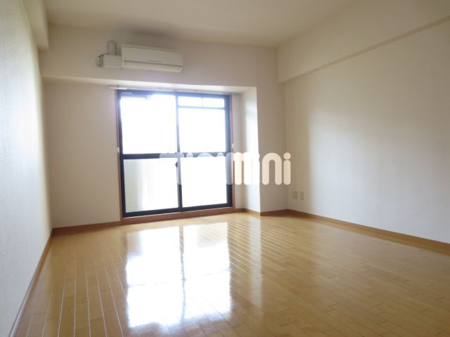 その他　南向きで明るいお部屋。