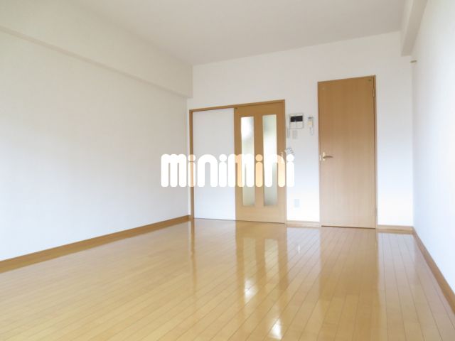 居室・リビング　オートロック完備。