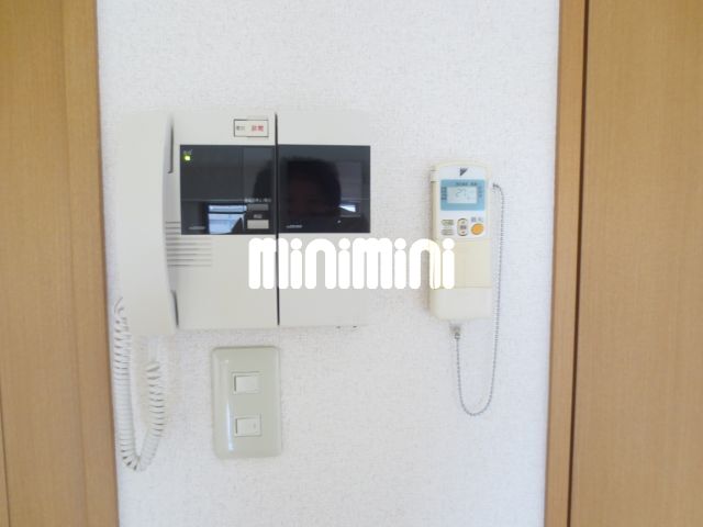 セキュリティ　モニターホンで来客者の顔が確認できます。