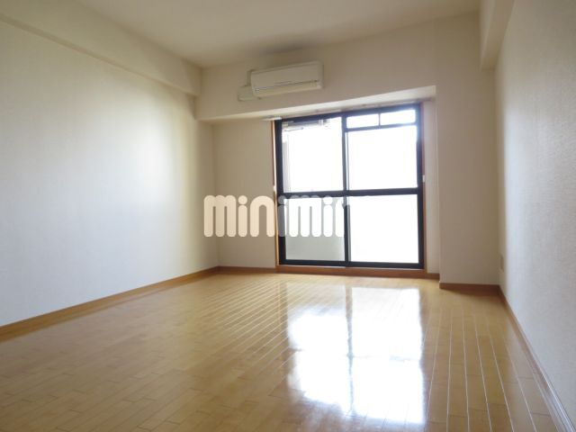 居室・リビング　もちろんエアコン付き。