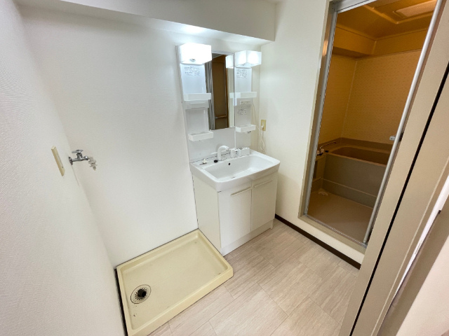 洗面設備　独立洗面台です