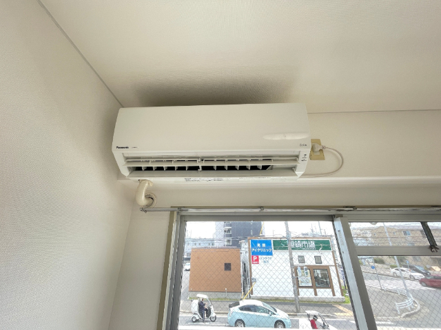 その他設備　エアコン付きリビングです