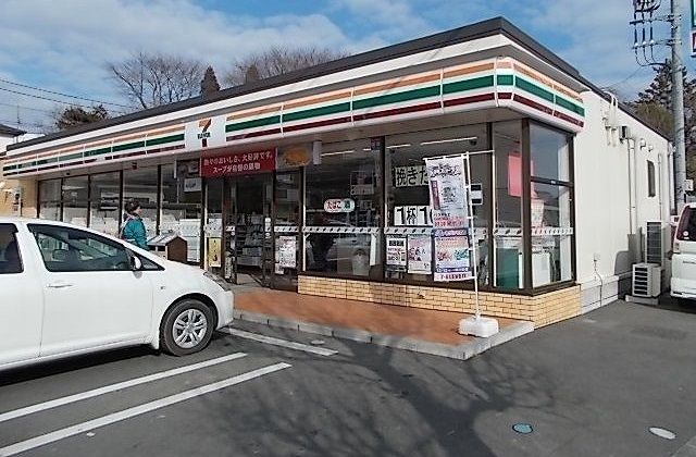 コンビニ　セブンイレブン（コンビニ）まで350m