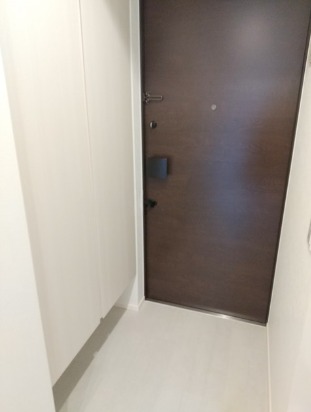 玄関　※別部屋の参考写真です。