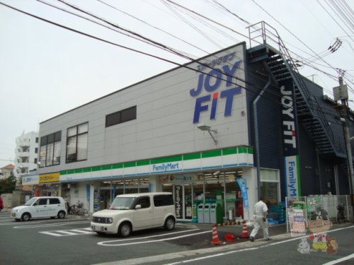 コンビニ　ファミリーマート 岡山奥田二丁目店（コンビニ）まで304m