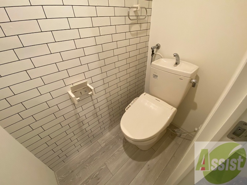 トイレ　ウォシュレット機能がついたトイレ。安心して使用できますね。