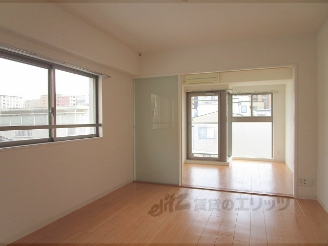 居室・リビング　洋室