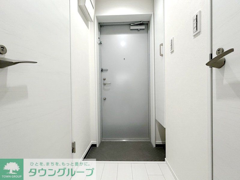 玄関　お部屋探しは株式会社　タウンハウジング　までお気軽にお問合…
