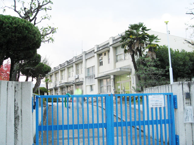 小学校　堺市立竹城台東小学校（小学校）まで716m