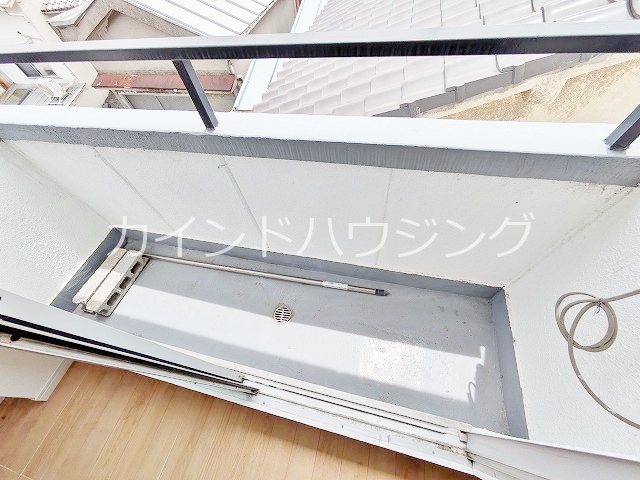 バルコニー　収納
