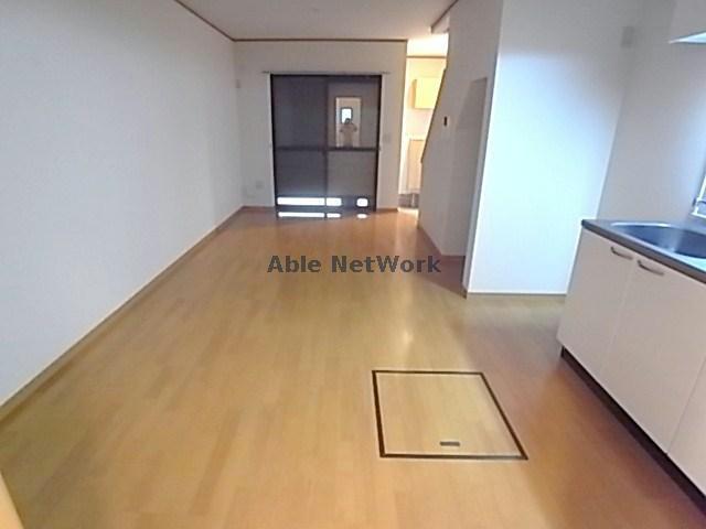 居室・リビング　※別部屋参考写真