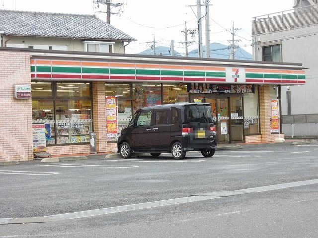 コンビニ　セブンイレブン（コンビニ）まで330m