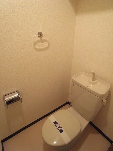 トイレ　※別部屋参考写真