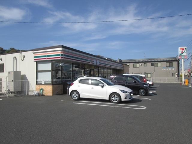 コンビニ　セブンイレブン（コンビニ）まで350m