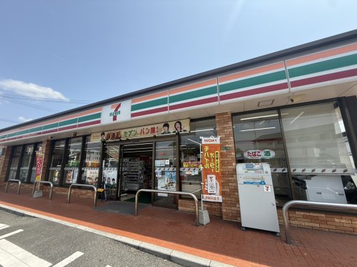コンビニ　セブンイレブン 八幡則松3丁目店（コンビニ）まで427m