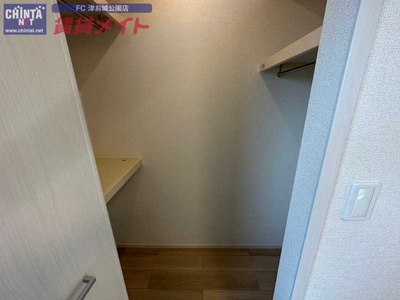 収納　同型参考写真