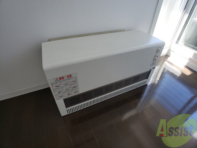 その他設備　電気暖房です。冬場の寒い日でも安心ですね～