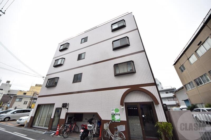 建物外観　すっきりとした綺麗な外観