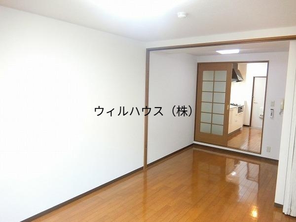 居室・リビング　広々とした洋室！