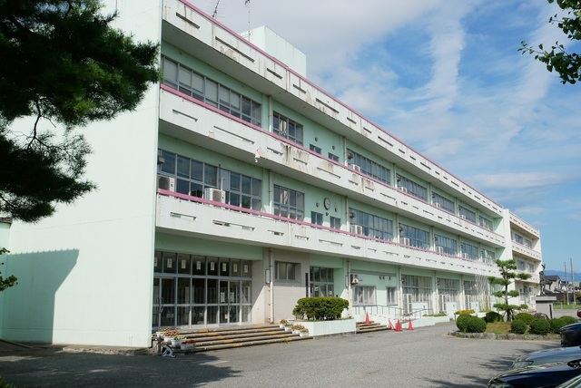 小学校　新潟市立早通南小学校（小学校）まで835m