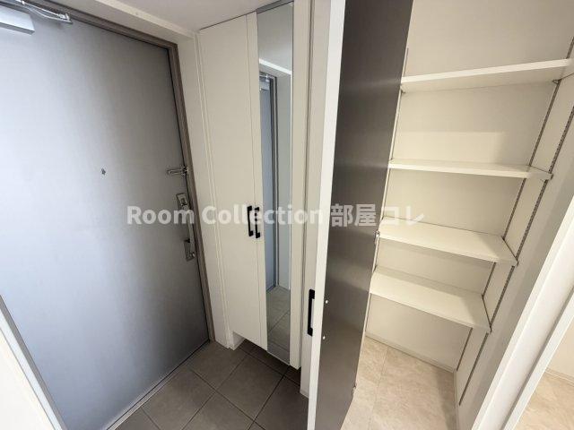 玄関　※同物件他部屋写真 反転、色違いの場合有 現況優先