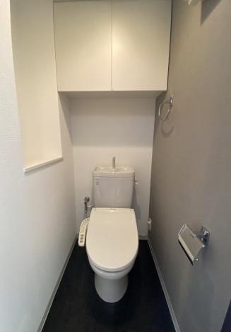 トイレ　※同タイプの写真となり、実際のお部屋とは異なる場合があります
