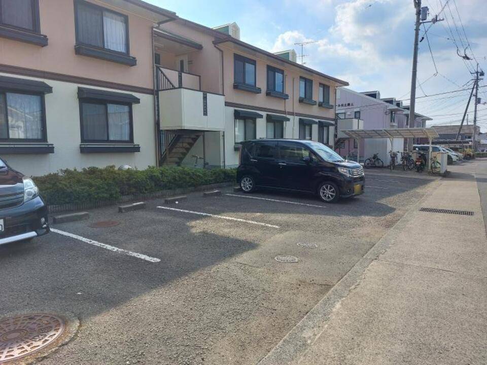 駐車場　駐車場