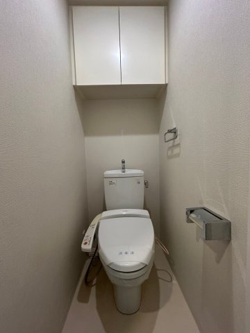 トイレ　温水洗浄便座