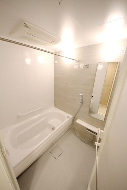 バス・シャワールーム　同建物内別号室撮影分