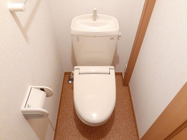 トイレ　落ち着いたトイレです