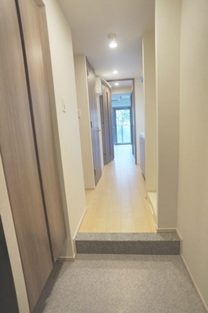 玄関　参考写真（同建物別部屋のものです）
