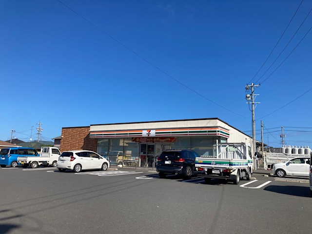 コンビニ　セブンイレブン 牧之原細江西店（コンビニ）まで709m