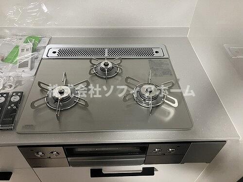その他設備　３口ガスコンロ　※2026年3月撮影の写真