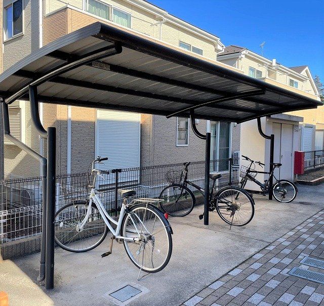 その他共有部分　屋根付き駐輪場完備