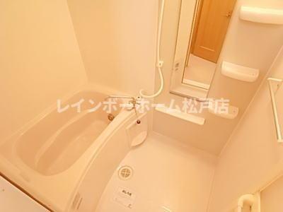 バス・シャワールーム　お風呂で日々の疲れを落としましょう