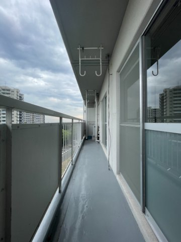 バルコニー　※反転タイプの部屋の写真です。
