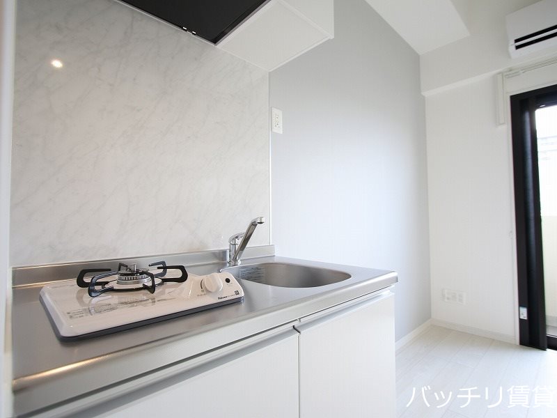 キッチン　画像は同シリーズタイプの為、現状優先になります。