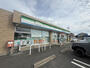 コンビニ　ファミリーマート四日市東日野店（コンビニ）まで198m